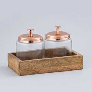 Ensemble d'outils à biscuits en acier inoxydable et verre avec finition cuivre, comprenant un plateau en bois - Product Image 1