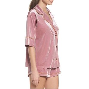 2026 Custom Eco-Friendly 2-Piece Jogger <b>Set</b> <b>for</b> <b>Women</b> Outdoor Running Velvet <b>Short</b> Suit Wholesale - Product Image 4