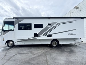 Meilleure Vente : Caravane de Voyage Moderne 2027 Coachmen Pursuit 29SS à Vendre, Prête à être Expédiée - Product Image 4