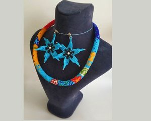 Collier ras du cou en cristal de perles Sodalite 8mm fait main bijoux artisanaux en pierre Sodalite naturelle - Product Image 1