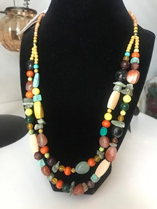Collier en résine bohème avec perles de pierres naturelles, bijoux superposés multicolores en pierres précieuses, pièce maîtresse unisexe tendance pour femme - Product Image 5