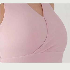 Soutien-gorge de sport de yoga anti-affaissement de style simple pour femmes gilet de fitness absorbant les chocs confortable avec logo avant de vêtements de sport pratique - Product Image 5