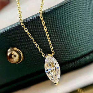 Colgante Geométrico de Diamante con Baño de Rodio y Corte Ovalado con Cadena para Regalo - Product Image 2