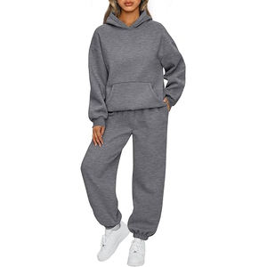 Ensemble de survêtement à la mode pour femmes | Sweat à capuche surdimensionné avec pantalon | Logo personnalisé Vente en gros Fabricant de vêtements de sport et de rue - Product Image 1