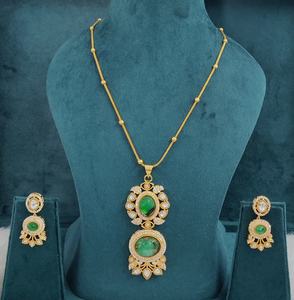 Colgante de Cadena con Piedra de Cobre Premium, Moissanita Polki y Pulido Dorado, Estilo Minimalista, Se Puede Usar con Ropa Occidental y Étnica - Product Image 6