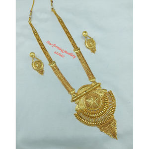 Parure de collier long et boucles d'oreilles en laiton plaqué or 18 carats, style temple indien du Sud, bijoux de mariée pour mariage - Product Image 1