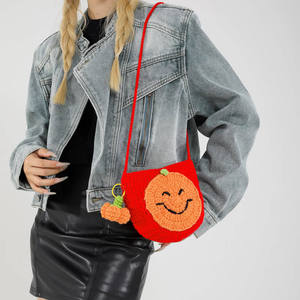 Bolso Bandolera Unisex de Algodón Hecho a Mano con Diseño de Murciélago Divertido y Calabaza de Halloween, Tejido a Crochet, Moderno, Duradero y Portátil - Product Image 2