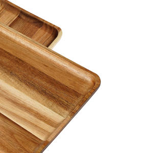 Lot de 2 plateaux de service en bois d'acacia fait à la main en forme carrée finie en bois naturel le plus vendu pour les vendeurs en ligne à bas prix à l'exportation - Product Image 2