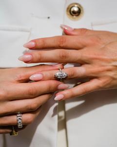 แหวนหมั้นเพชรโมอิสตัดขนาด14x7มม. พร้อมสายรัดแบบคลาสสิก | เครื่องประดับเจ้าสาวชั้นดี - Product Image 3