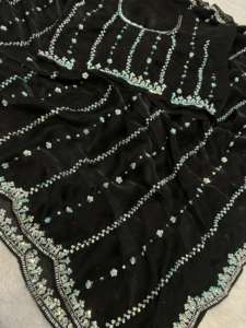 Sari traditionnel indien pour mariage et festival, en satin, avec broderies de paillettes et de fils, tenue ethnique indienne, sari de fête - Product Image 2