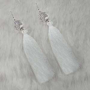 Tip Top Fashions Boucles d'oreilles paon Design Tassel avec fil blanc 1313321E Accessoire à la mode et élégant - Product Image 1