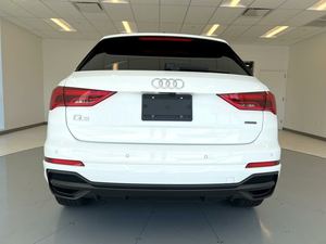 รถยนต์มือสองปี 2022 รุ่น 3 พรีเมียม พลัส เอส ไลน์ 45 TFSI SUV สภาพดี - Product Image 5