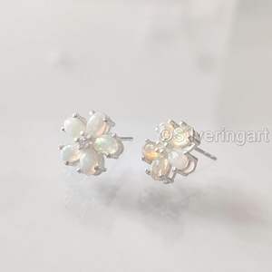 Pendientes de Plata de Ley 925 con Ópalo Natural, Piedra de Nacimiento de Octubre, Regalo de Aniversario, Joyería Hecha a Mano - Product Image 1