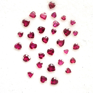 3.59 Carats Mozambique <span class=keywords><strong>Ruby</strong></span> Chất Lượng Hàng Đầu Trái Tim Cắt Đá Không Có Nhiệt Cho Đồ Trang Sức Mỹ Làm Đá Quý Tự Nhiên - Product Image 1