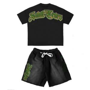 Ensemble T-shirt et short de sport d'été pour homme, tricoté uni, style urbain, avec lettres imprimées et effet froissé, qualité supérieure, vente en gros - Product Image 5