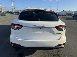 Muy buen Usado 2022 Maseratiiii Levante Modena S AWD 3.0L Twin Turbo Gas 8 Velocidades AT 430bhp usado - Product Image 3