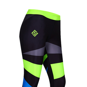 Leggings de fitness pour femmes fabriqués dans des matériaux de conception différente de la meilleure qualité Leggings imprimés par sublimation pour femmes sur mesure - Product Image 3