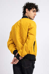 Venta caliente personalizado estilo fresco 100% poliéster invierno amarillo bombardero chaquetas béisbol bombardero cuero Varsity chaquetas para hombres - Product Image 4