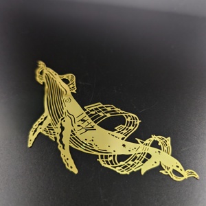 Marcapáginas de Metal Hueco Chapado en Oro Personalizado al por Mayor con Diseño de Ballena Celestial Mágica para Souvenirs - Product Image 1