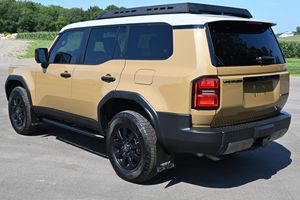 Toyota Land Cruiser First Edition 2024 d'occasion certifiée et en excellent état - Product Image 4