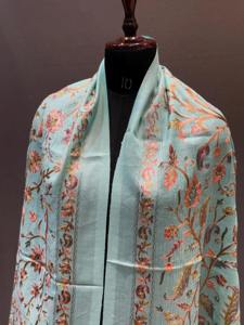 Chal de terciopelo de Cachemira tradicional vibrante, pieza de moda de invierno, patrón sólido bordado Paisley, borlas finas transpirables - Product Image 4