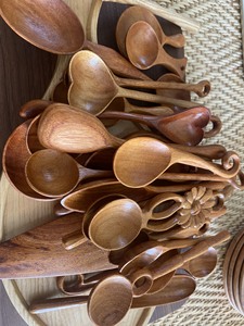 Ensemble de cuisine et de ménage vintage en bois de hêtre écologique de haute qualité avec logo personnalisé, comprenant spatule, cuillère, fourchette et pelle à long manche - Product Image 3