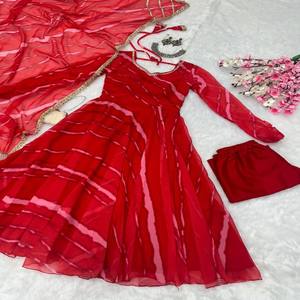 Traje Anarkali VASTRA COTTAGE de Georgette Puro Estampado con Falda Amplia, Borde de Encaje de Diseño y Dupatta y Pantalón con Estampado Digital - Product Image 6