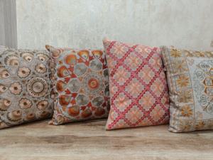 Tendance 100% coton tournesol broderie taie d'oreiller nouveau traditionnel maison coussin décoratif Shamrey 45x45cm Anti-bactéries - Product Image 3