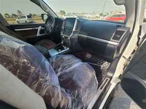 SEDÁN AUTOMÁTICO USADO BARATO 2021-2022 DE 7 CILINDROS, 7 VELOCIDADES, 5 PLAZAS, TRACCIÓN EN LAS CUATRO RUEDAS, ASIENTOS DE CUERO, TECHO SOLAR PANORÁMICO, EMISIÓN EURO IV, CÁMARA DE 360 GRADOS TRASERA - Product Image 4