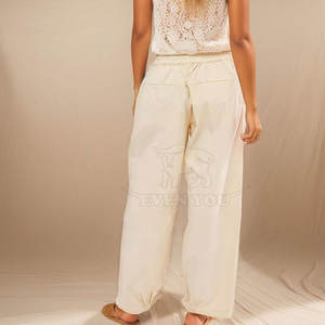 Pantalones Deportivos Bordados para Mujer, Diseño con Costuras Detalladas y Corte Holgado, Oferta en Línea - Product Image 5