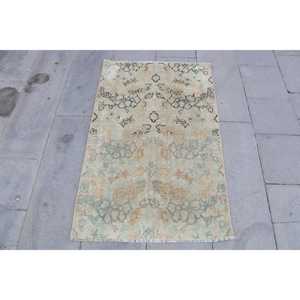 Alfombra Turca de 2.5x3.9 pies, Alfombra Pequeña Vintage, Alfombra con Bordes Marrones y Azules - Product Image 1