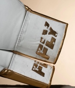 ถุงมือชกมวย MMA ยี่ห้อ Golden Fly หนังแท้ สำหรับฝึกซ้อมและแข่งขัน ผลิตตามสั่ง ปรับขนาดได้ด้วยเชือกผูก - Product Image 3