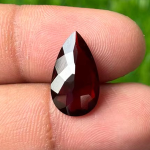 Pierre taillée poire à facettes grenat rouge naturel de haute qualité pour la fabrication de bijoux gemme en vrac calibrée directement d'Inde - Product Image 2