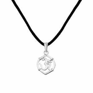 Pendentif OM minimaliste en argent 925 Zarkan, idée cadeau inspirée de l'induisme géométrique - Product Image 1