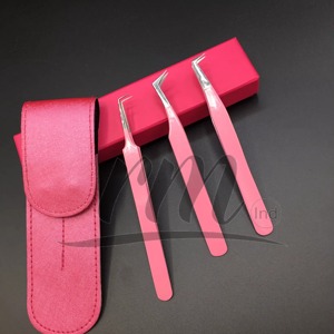 Pinza Profesional RMI para Extensión de Pestañas, Diseño de Corazón en la Parte Posterior, Recubrimiento en Polvo Rosa Oscuro de 90 Grados, Acero Inoxidable - Product Image 1