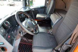 Tracteur d'occasion SCA NIA R 620/HYDRAULIKA/8X4/<span class=keywords><strong>DMC</strong></span> ; 150 000 KG/SI 620HP TRANSMISSION AUTOMATIQUE - Product Image 3