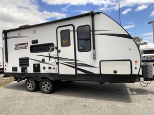 Coleman Light 1805RB High Country Usado del 2021 con Alto Rendimiento y Comodidades Disponible para la Venta - Product Image 4