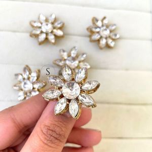 Anneaux à motif de fleurs oxydées en argent cristaux réglables travail anneaux en laiton Kundan pour femmes et pour mariage, occasion de tenue de fête - Product Image 4