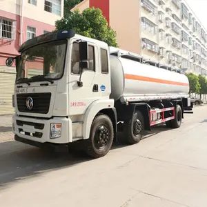 Dongfeng Cummins Engine 210 caballos de fuerza 20 petrolero cuadrado Camión cisterna de combustible