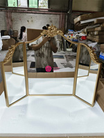 Miroir de coiffeuse pliant à trois panneaux de style européen vintage Yicheng, sculpté, en vente