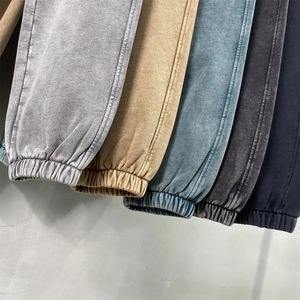 Pantalon personnalisé coupe ample en polyester Pantalon de jogging empilé Pantalon de survêtement pour hommes Baggy Straight Stripe Pantalon de survêtement évasé à jambes larges pour hommes - Product Image 4