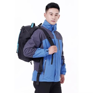 Veste Softshell à Capuche pour Homme OEM, Design Urbain Moderne, Coupe-Vent, Résistante à l'Eau, Veste de Mode pour les Déplacements Quotidiens, Vestes Softshell - Product Image 2