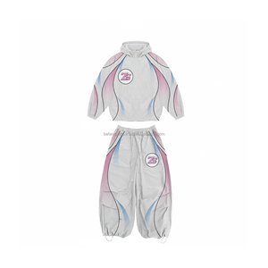 Conjunto cortavientos de poliéster GSM 120 Premium con paneles curvos en rosa pastel azul logotipo personalizado diseño de transferencia de calor de talla grande - Product Image 1