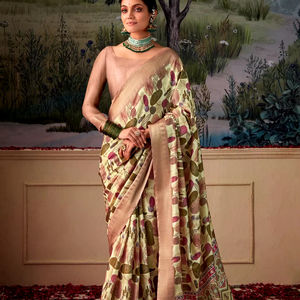 El último diseñador de seda suave Zari tejido Saree por FabZone - Product Image 1