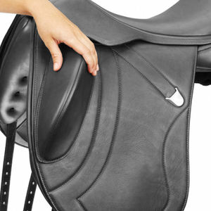 Selle de dressage pour cheval avec arbre en plastique, cuir de haute qualité, design respirant pour l'équitation - Product Image 5