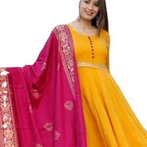 Robe indienne longue à manches longues et col rond pour femme, imprimé et broderie traditionnels, à la mode - Product Image 1