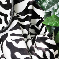 Großhandel Nerz Soft Stock Druck 100% Polyester Fleece Decke und werfen Raschel trübe Decken für Winter King Size