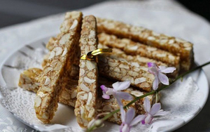 Mordeduras de sésamo rellenas de SIU CHAU: un aperitivo conveniente y sabroso para su horario ocupado. - Product Image 4