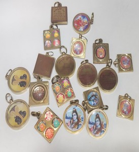 Ấn Độ giáo yantra mề đay quyến rũ Mặt dây chuyền navgrah, kaal sarp dosh, baglamukhi yantra, durga beesa yantra, hanuman yantra, mahamrityunjya - Product Image 1