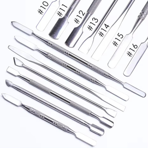 Ensemble professionnel de pousse-cuticules et de coupe-ongles en acier inoxydable léger et réutilisable - Outil de manucure durable à double usage - Product Image 4